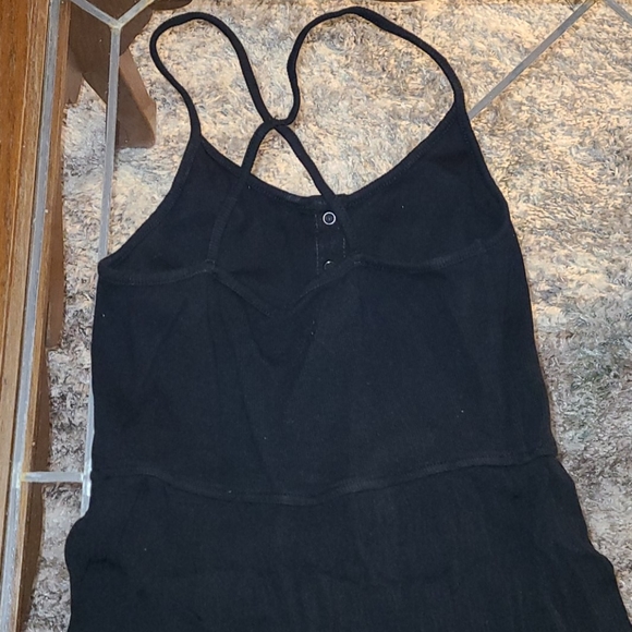 B1G1 Free EUC Mossimo Top - Picture 2 of 4